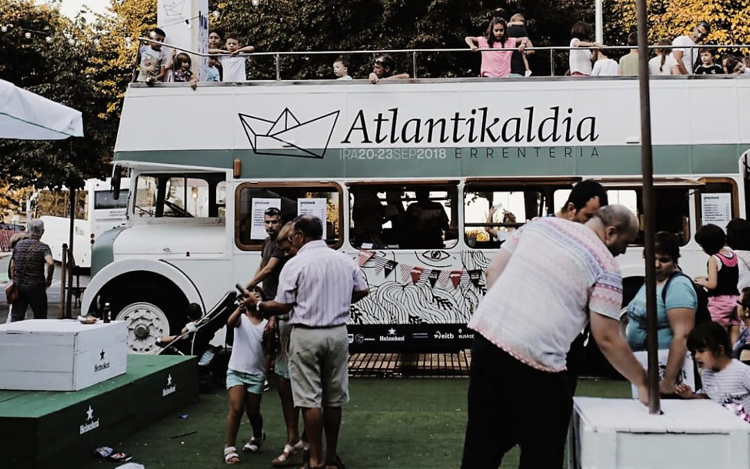 Bus inglés descapotable Festival Atlantikaldia