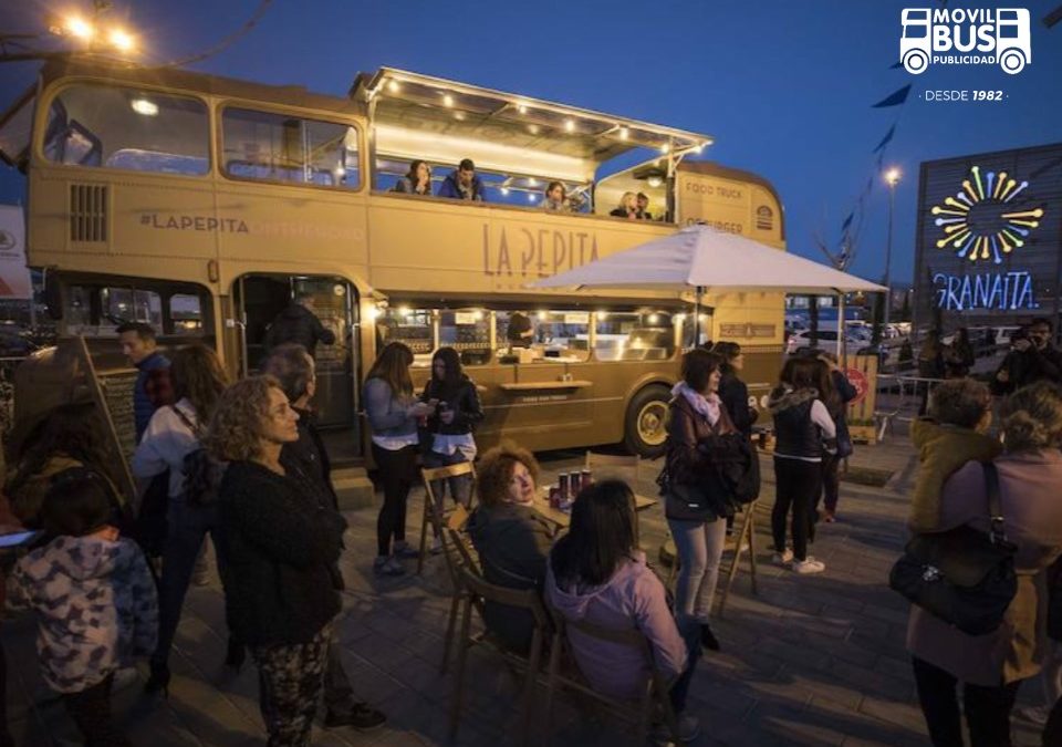 Movilbus en el Granaíta Fest con el foodtruck de La Pepita Burger