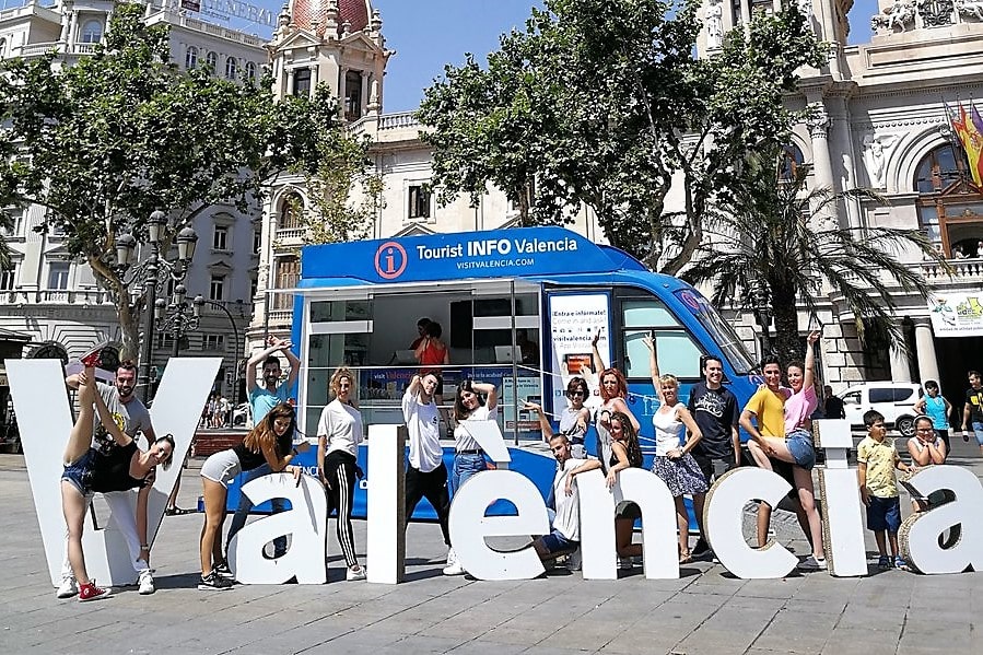 Flashmob para la inauguración del punto móvil de información de Valencia Turismo.